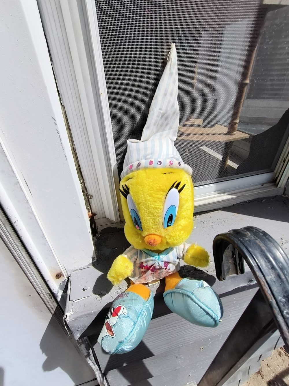 Loney Tunes Used Tweety Bird Plush in Yellow with Light Blue Pajama Hat 17
